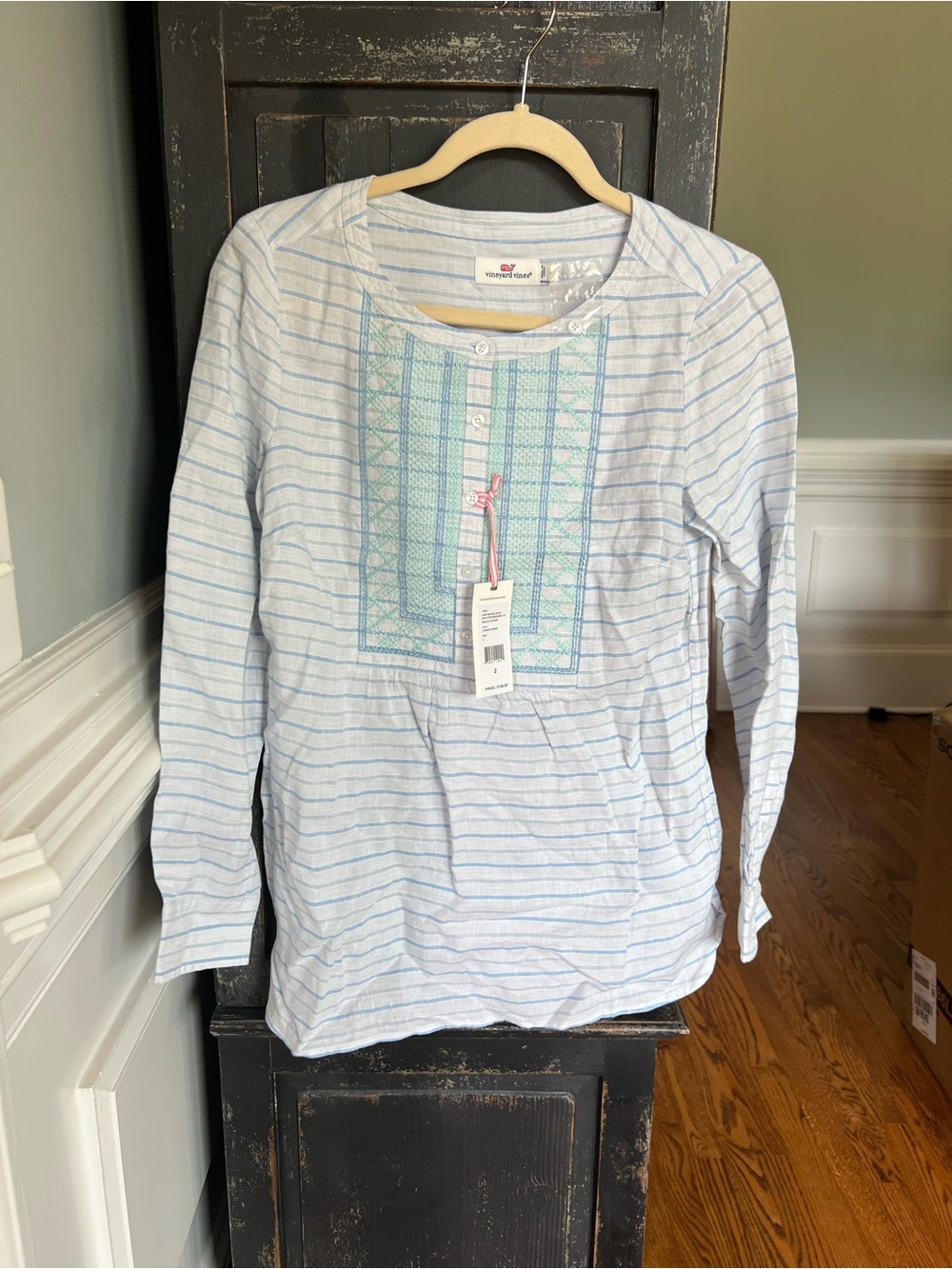 Vineyard Vines Beach Stripe Embroidered Popover top Sz 2 NWT - Picture 1 of 11